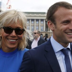Emmanuel Macron ci ripensa: a Brigitte niente status di Première Dame