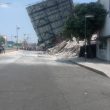 Palazzo in bilico dopo la scossa di terremoto del 19 settembre in Messico
