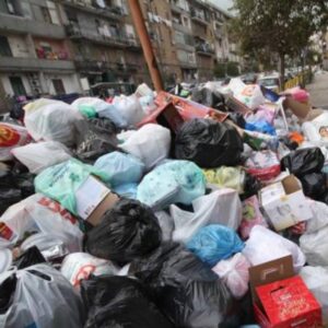 Tasse, Tarsu ridotta del 40% a cittadini e imprese danneggiati dalla emergenza rifiuti