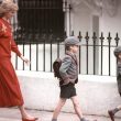 Kensington Palace pubblica anche la foto del primo giorno di scuola di Harry e William con Lady Diana