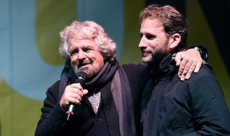 Beppe Grillo brand da milioni, farà causa a Casaleggio o lo mollerà a Di Maio?
