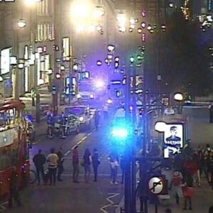 Londra, esplosione a Oxford Street: un ferito