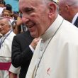 Papa Francesco, incidente sulla papamobile: occhio nero e abito sporco di sangue FOTO