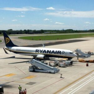 Ryanair comunica i 2mila voli cancellati a ottobre con 72 ore di anticipo