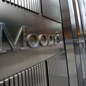 Moody's conferma rating Italia, ma outlook negativo. Bene crescita, male politica
