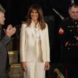 Melania Trump, abito bianco Washington