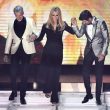 Michelle Hunziker, abiti Moschino: tutti i look della quarta serata al Festival di Sanremo FOTO