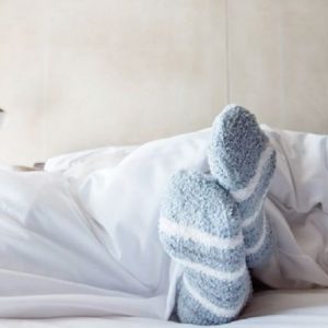 Dormire con i calzini fa bene alla salute. Ecco perché