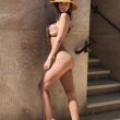 Emily Ratajkowski posa nuda, la foto per il marito
