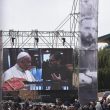Papa Francesco sul grande schermo a San Giovanni Rotodno