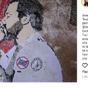 Simona Ventura e la gaffe sul murales del bacio Salvini-Di Maio