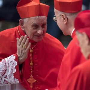 Ernest Simoni, cardinale esorcista: "Contro Satana castità virtù più potente"