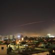 Il fuoco della contraerea siriana contro i missili.