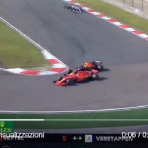 Formula 1 Gp Cina: Max Verstappen colpisce Sebastian Vettel in sorpasso e danneggia la Ferrari