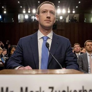 Facebook, le scuse di Zuckerberg hanno stancato. E il Congresso Usa glielo ha sbattuto in faccia