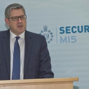 Andrew Parker (MI5) e la minaccia Isis che prepara attacchi in tutta Europa
