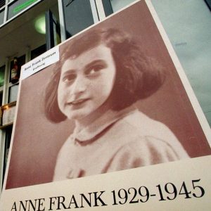 Anna Frank inedita: due pagine coperte rivelano battute spinte e prime scoperte
