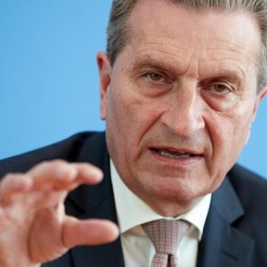 Il commissario Ue al bilancio Günther Oettinger