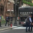 Bus in fiamme a piazza Venezia