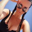 Natalie Weber con gli occhiali da sole (foto Instagram)
