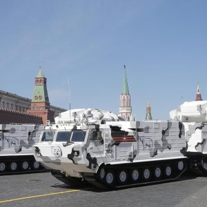 Russia: il carro armato robot alla sfilata della vittoria. La nuova arma di Putin