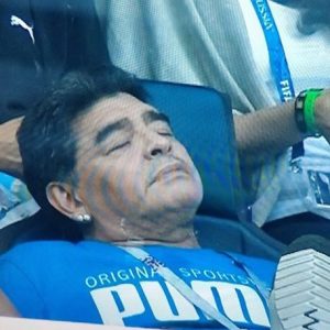 Maradona è morto, la fake news fa il giro del mondo. E lui mette una taglia sull'autore della notizia