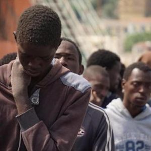 Migranti, il piano Conte: "Basta oneri solo per l'Italia. Hotspot in Africa"