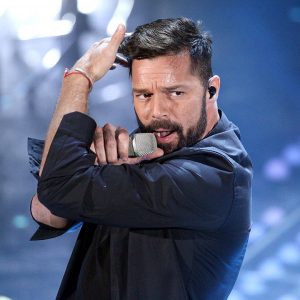 Ricky Martin: "Vorrei che i miei figli fossero gay". Bufera sul cantante