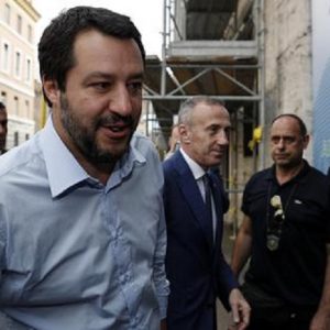 Tre siluri per il Movimento 5 stelle: dagli elettori, da Salvini, dal Pm...