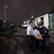 Eruzione Vulcano del Fuego in Guatemala, donna soccorsa