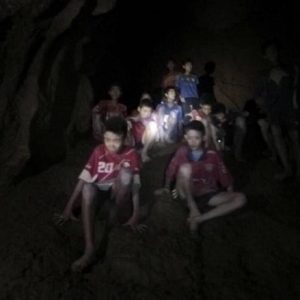 thailandia ragazzini grotta