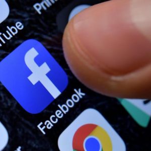 Facebook e Instagram, stretta sugli utenti under 13 anni