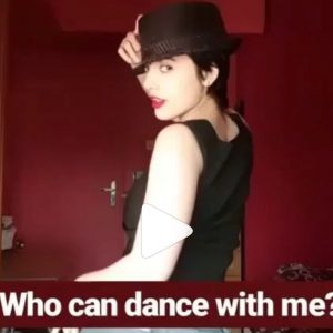 Iran, posta su Instagram video in cui balla senza velo: arrestata a 18 anni