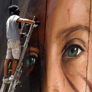 Israele: torna libera la 17enne Tamimi, arrestato street artist italiano che la stava disegnando