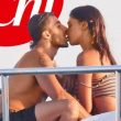 Belen Rodriguez e Iannone intimi sullo yacht: baci e... lato B in vista2