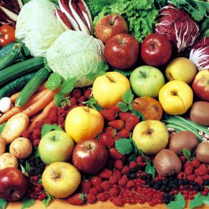 Dieta anti-aging? Verdura, frutta e pochi zuccheri e sale per combattere anche le rughe