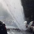 Roma, esplode tubatura in via Monteverde: effetto geyser