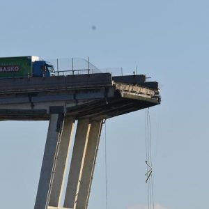 Ponte Morandi, Conte revoca concessione Autostrade. Ma lo può fare?
