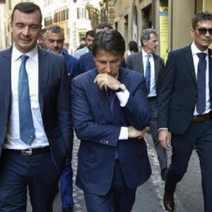 Rocco Casalino minaccia, Conte e M5S lo difendono: "Diffusione audio è illegittima"