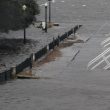Uragano Florence si abbatte sul North Carolina: almeno 4 morti, 460mila case senza luce 02