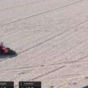 Marc Marquez caduta durante le qualifiche del MotoGp Misano