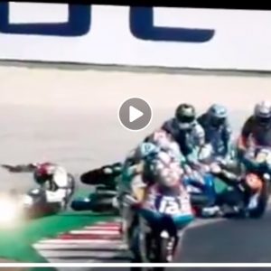 Moto3 Misano, video maxi incidente: Masia travolge Bulega, Canet, Sasaki e Bastianini