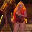 Nicki Minaj fuori di seno sul palco a Philadelphia