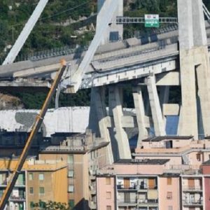 Ponte Morandi, decreto Genova fermo alla Ragioneria di Stato: "Giunta versione molto incompleta" (foto Ansa)