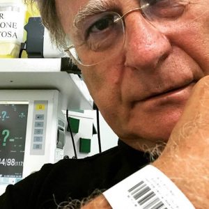 Red Ronnie in ospedale a Sanremo. Il referto su Instagram: "Ho dolori a una costola"