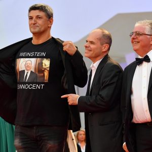 Venezia 2018, Luciano Silighini Garagnani con la t-shirt "Weinstein è innocente" FOTO