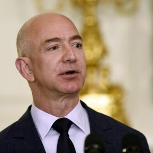 Jeff Bezos (Amazon): "La Terra è finita. Dobbiamo colonizzare altri pianeti"