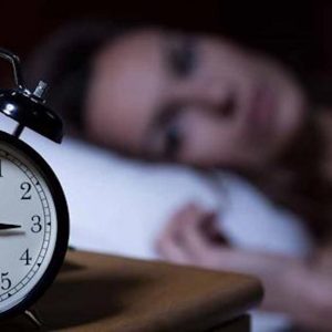 Insonnia, le 8 regole del guru del sonno per dormire come bimbi