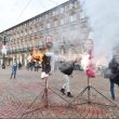 Torino, studenti bruciano manichini raffiguranti Salvini e Di Maio FOTO 2