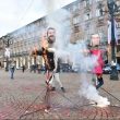 Torino, studenti bruciano manichini raffiguranti Salvini e Di Maio FOTO 3